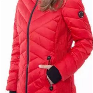 SOLD Nautica Mid weight puffer jacket Zip off hood